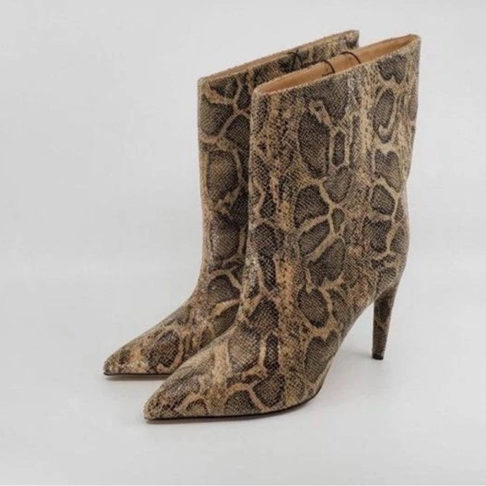 Express Snakeskin Textured Asymmetrical 3 1/4" Heel Booties Size 8